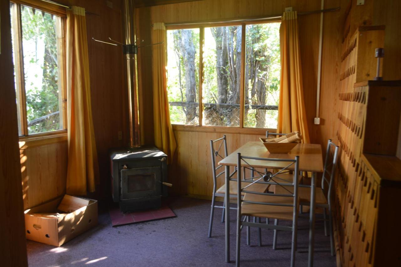 Hostal Y Cabanas Vientos Del Sur Puerto Ingeniero Ibanez Exterior foto