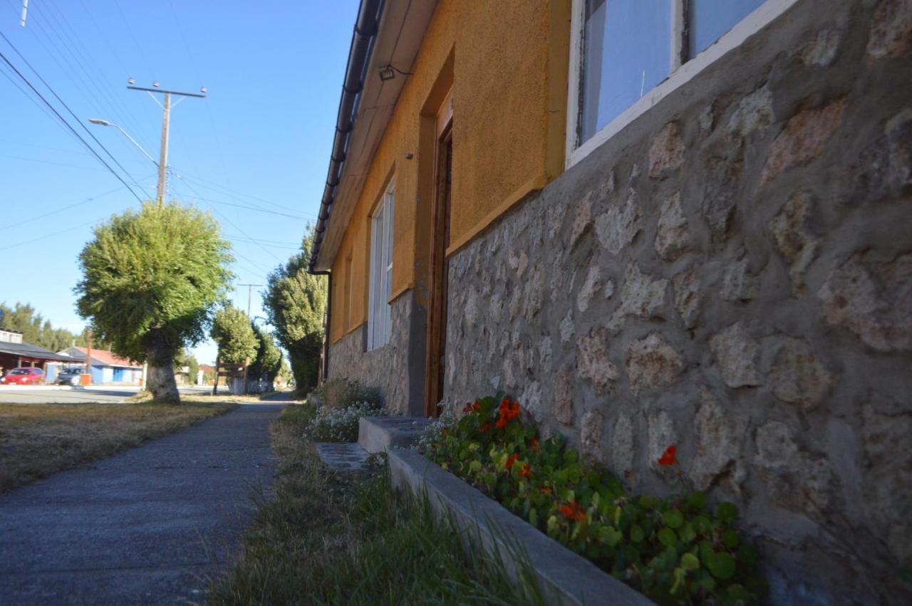 Hostal Y Cabanas Vientos Del Sur Puerto Ingeniero Ibanez Exterior foto